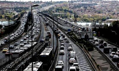 ﻿ İstanbul'da bayramın ikinci günü trafik yoğunluğu devam ediyor