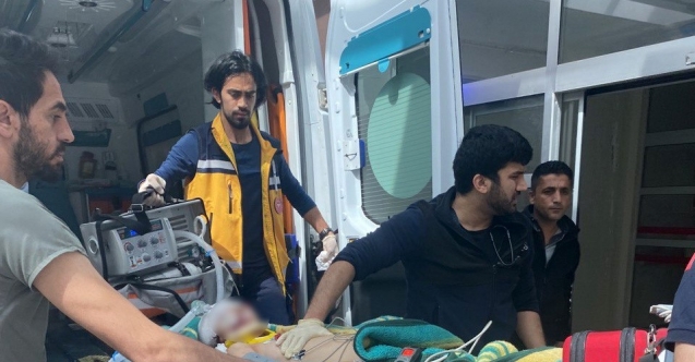 ﻿ Adıyaman'daki depremde eşi ve 2 çocuğunu kaybeden öğretmen baba kızını başından vurarak intihar etti
