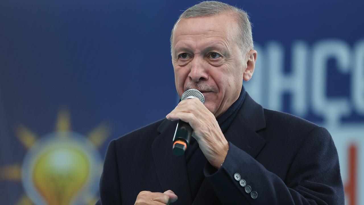 AA verilerine göre Recep Tayyip Erdoğan'ın oy oranı %50'nin altına düştü