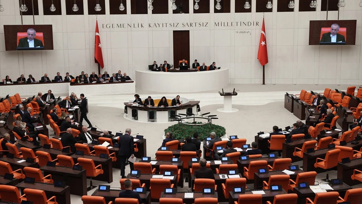 Türkiye Büyük Millet Meclisi 28. Dönem Giresun Milletvekilleri Kim? Yapay Zekaya Sorduk
