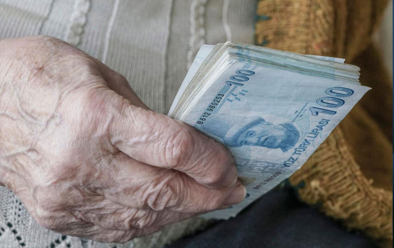 Emekli maaşına zam için ilk rakam belli oldu! Milyonlarca emekli bayram edecek