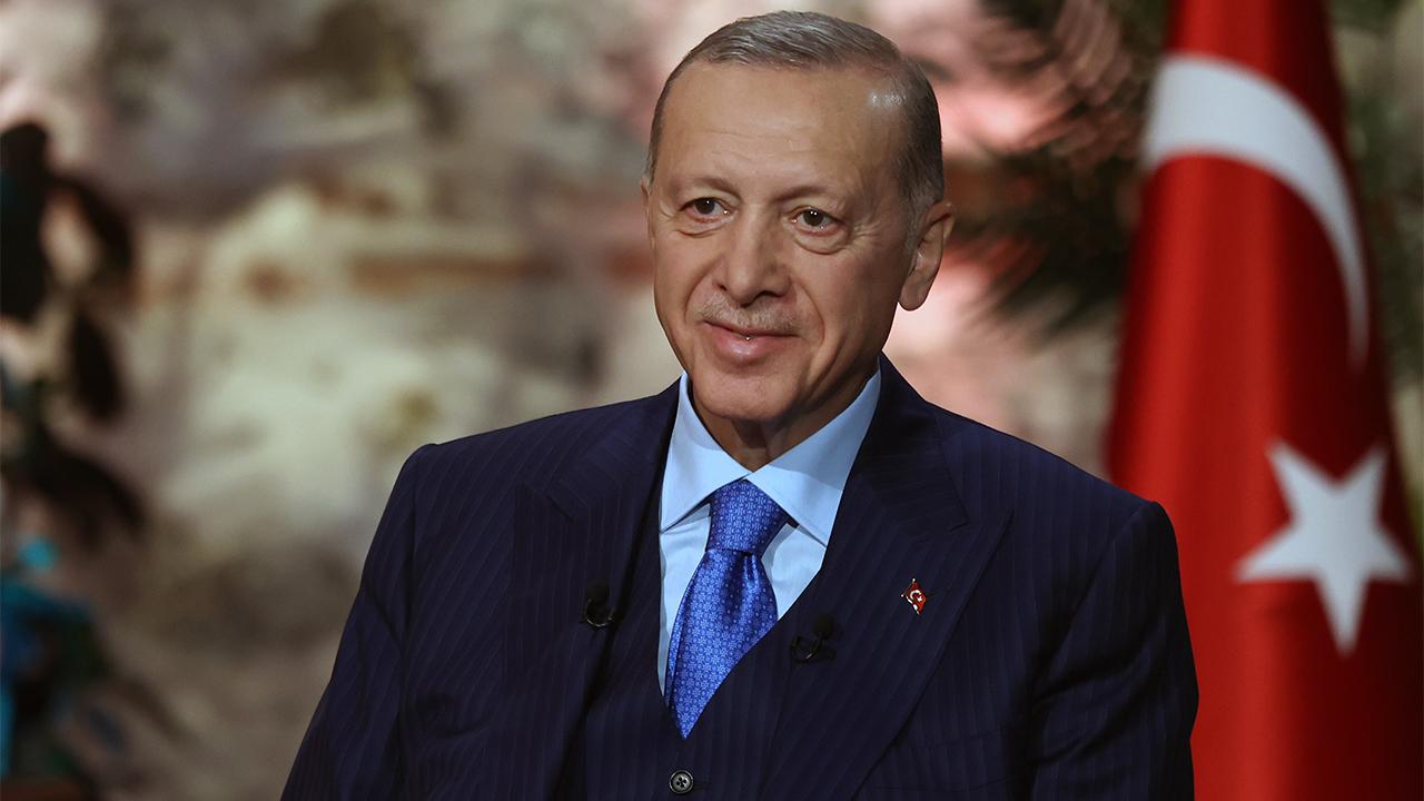 Cumhurbaşkanı Erdoğan'dan Önemli Açıklamalar! Emekliye Ek Zam Yapılacak Mı?