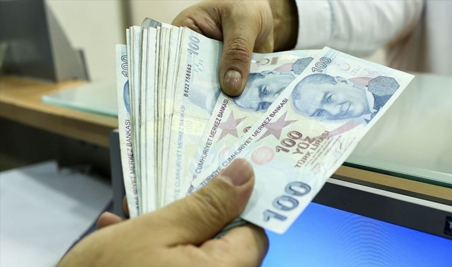 Emekli Maaşlarına Ek 9.000 TL Ödeme! Emekliler Eylül Ayında Rahat Nefes Alacak