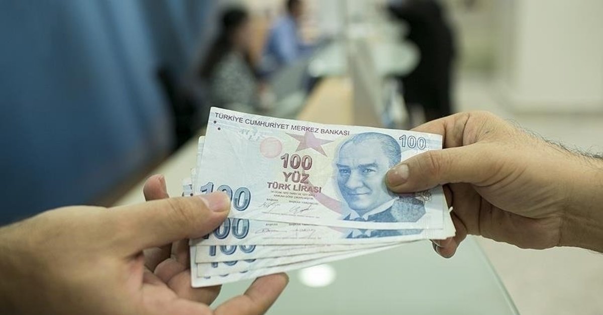 TC Kimlikle Gidip Parayla Çıkma Dönemi Başladı! Akbank, Denizbank ve QNB Finansbank'tan Anında Kredi