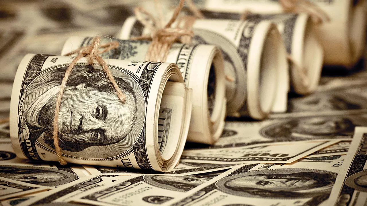 Dolar, 27 Liranın Üzerinde Seyrini Sürdürüyor: Ekonomi Politikalarının Etkisi Hâlâ Devam Ediyor