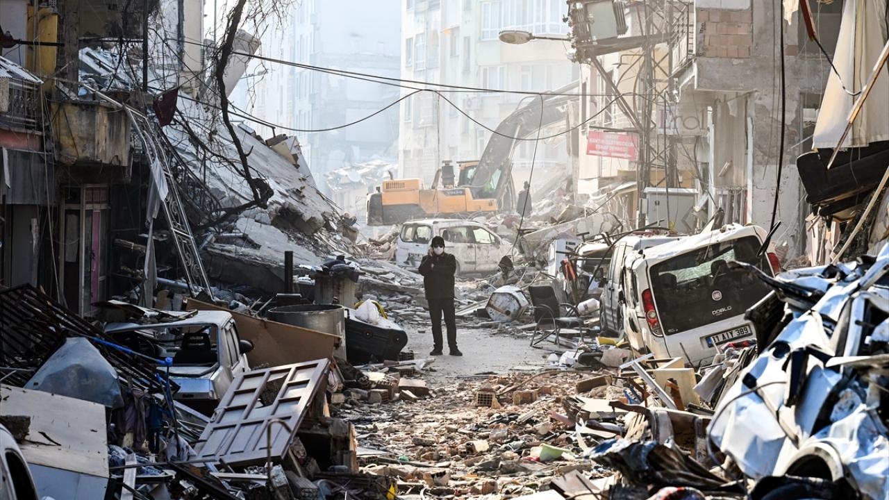 Marmara Depremi'nin 24. Yıl Dönümünde Korkunç uyarı: '7 Büyüklüğünde Bir Deprem Yaşama İhtimali Var'