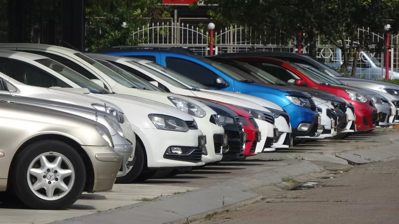 Türkiye'de Sıfır Otomobil Piyasası Hareketlendi! Fiyatlar Güncellenmeye Devam Ediyor! Volkswagen, Renault, Ford, Hyundai, Fiat...