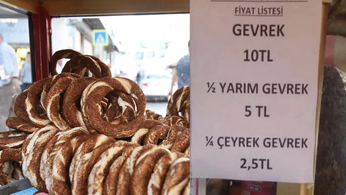 Buda Oldu! İzmir'de Yarım ve Çeyrek Simit Satışta!