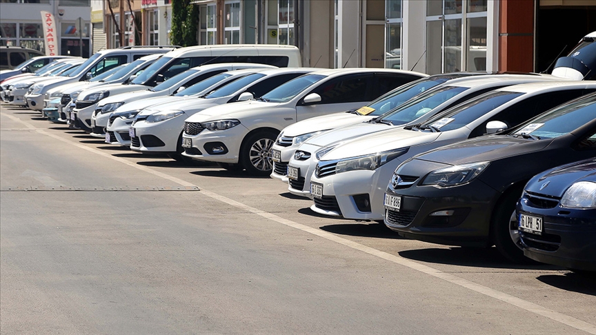 Ticaret Bakanlığı'ndan İhale Yoluyla Satılacak Otomobillerin Listesi! Dacia Logan 186 Bin, Fiat Punto 163 Bin TL'den Satılıyor