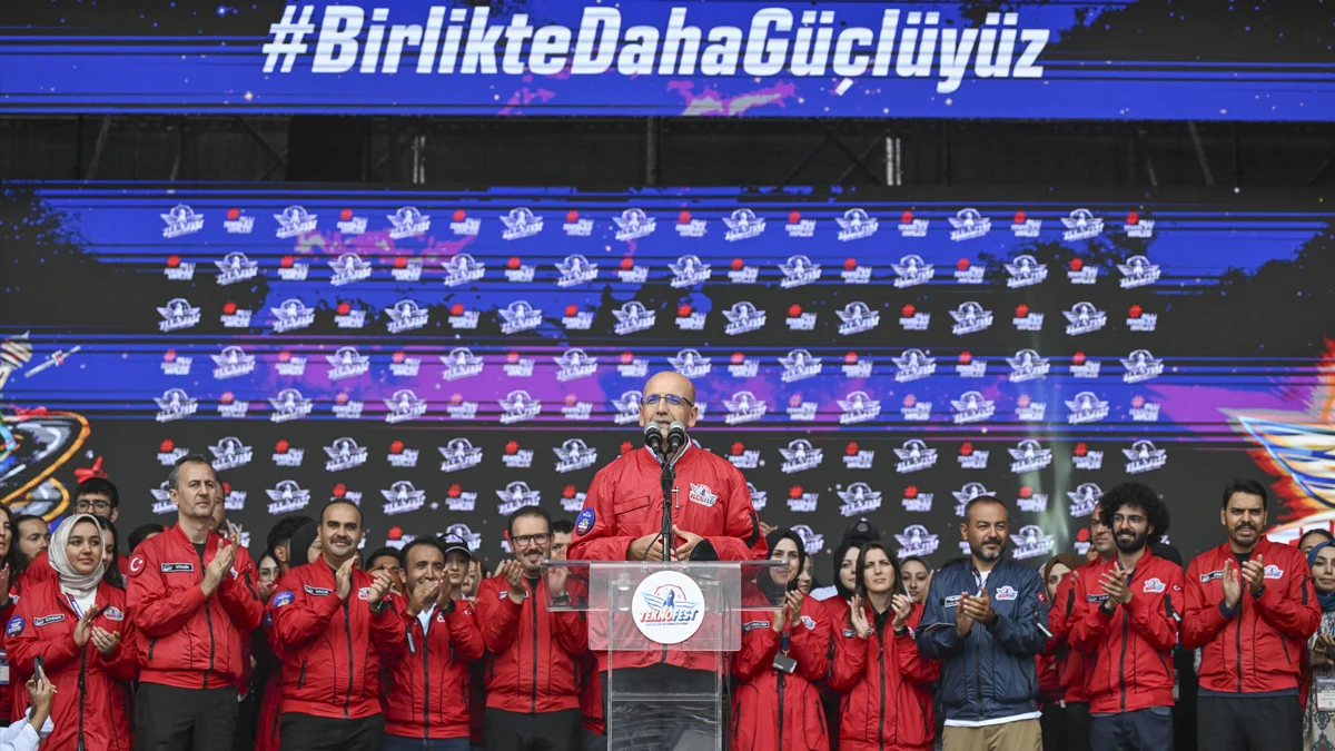 Bakan Şimşek: Türkiye'nin Geleceği Aydınlık Bir Yolda