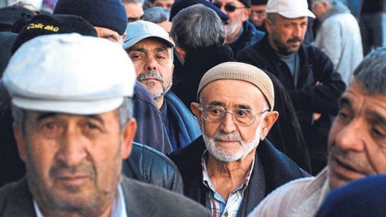 Emeklilikte Yeni Düzenleme Yolda: Bağ-Kur'lular Erken Emekli Olabilir