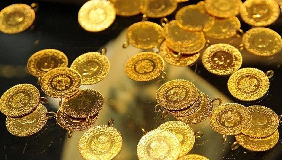Altın Fiyatlarında Dev Sürpriz: Ünlü Ekonomist Gram Altın İçin 3.000 TL'lik İnanılmaz Tahmini!