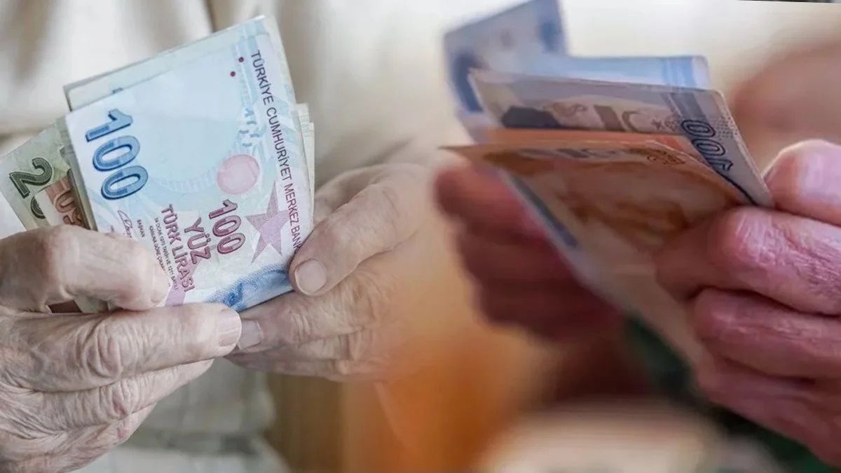 Emeklilere Özel Kredi Fırsatı! Kamu Bankalarından Müjdeli Haber, İhtiyacınız Olan Parayı Hemen Alın