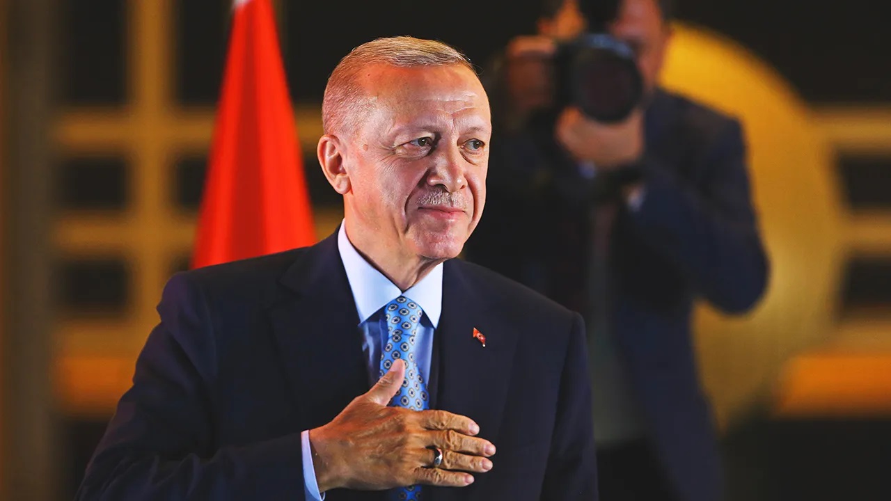 Cumhurbaşkanı Erdoğan'ın Talimatıyla Emeklilere Yeni Yıl İkramiyesi! 5.000 TL Ödeme Alacaksınız