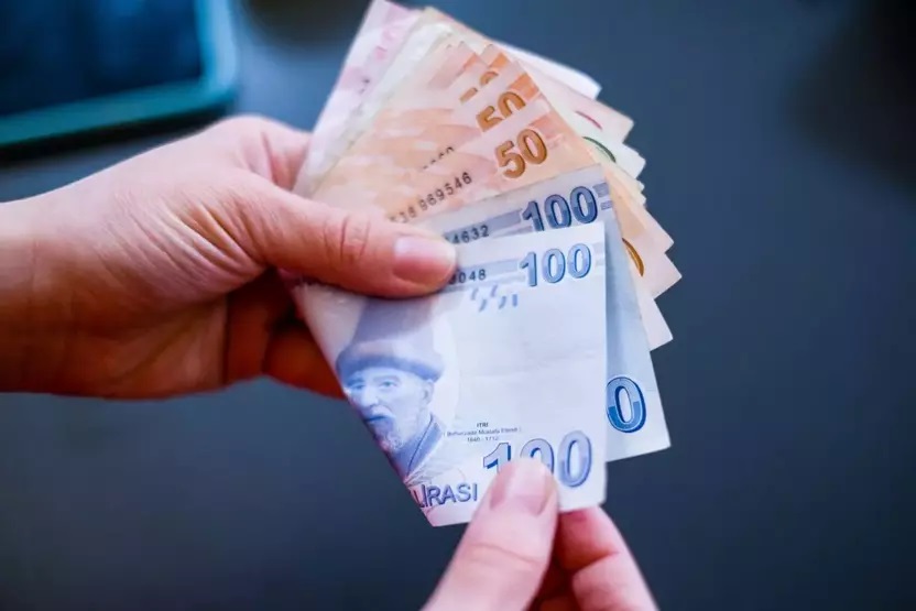 Emeklileri ATM Kuyruğuna Sokacak Son Dakika Gelişmesi! 8.000 TL Ek Ödeme O Tarihte Hesaplarda