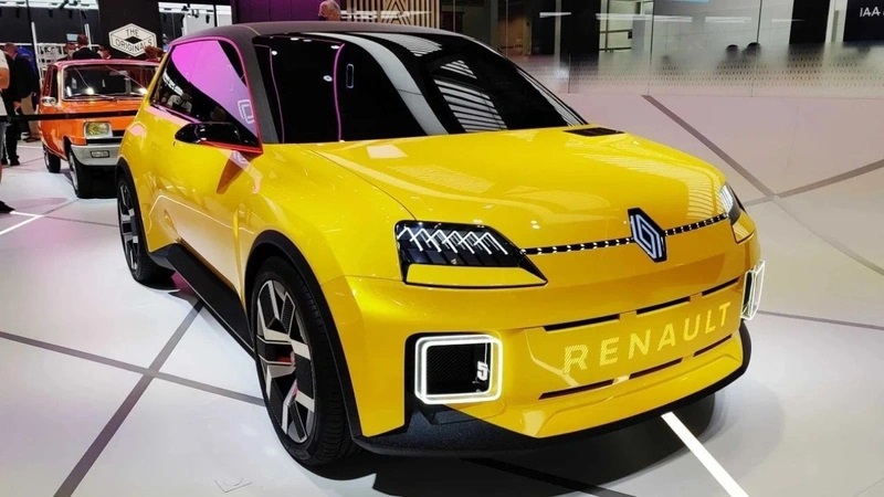 Efsane Geri Döndü! 2024 Model Renault Broadway Yeniden Yollarda! Türkiye'de Satışa Çıkan Model Fiyatıyla Cezbediyor