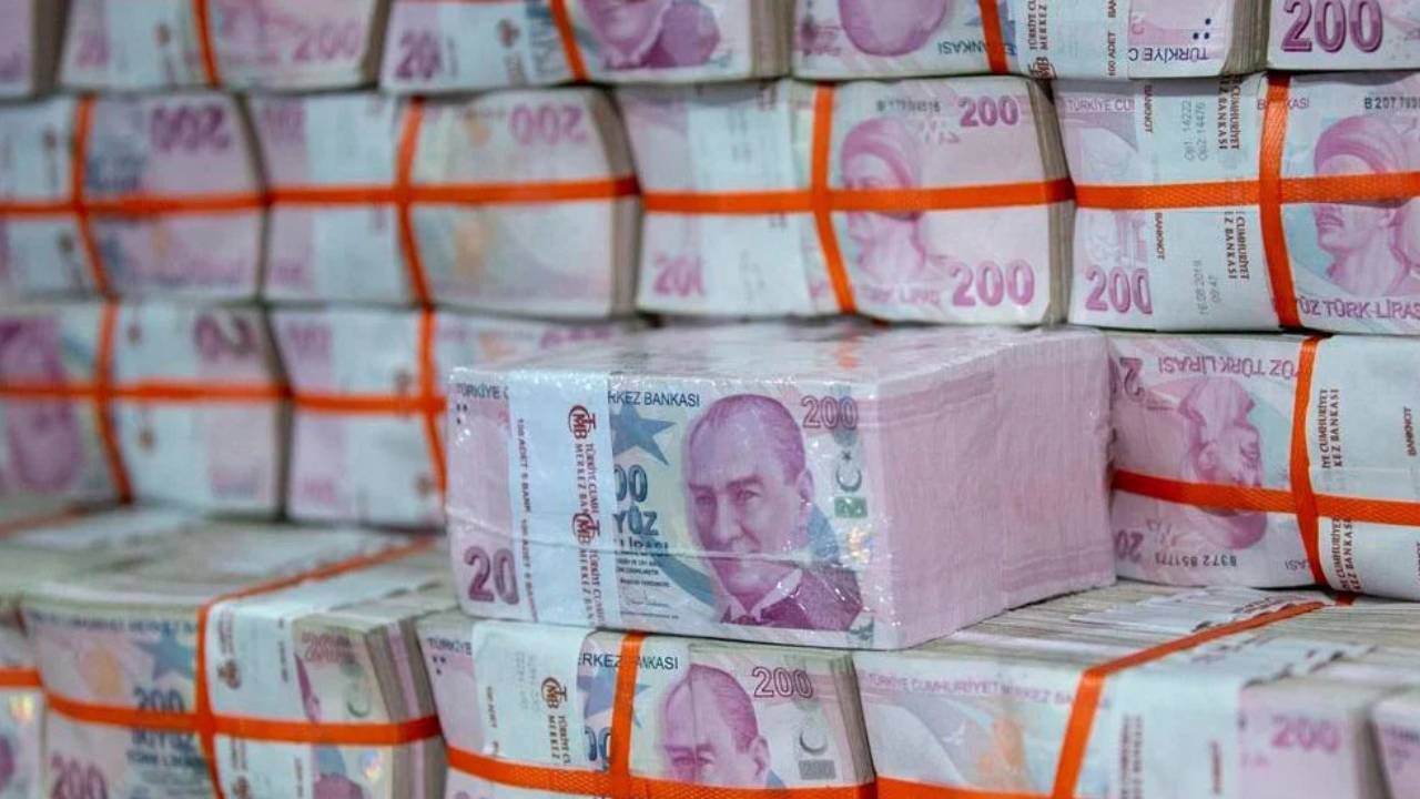 Aylık Getirisi 28.184 TL! Bankalar Vatandaşı Maaşa Bağlıyor! Yeni Yılın En Karlı Yatırımı