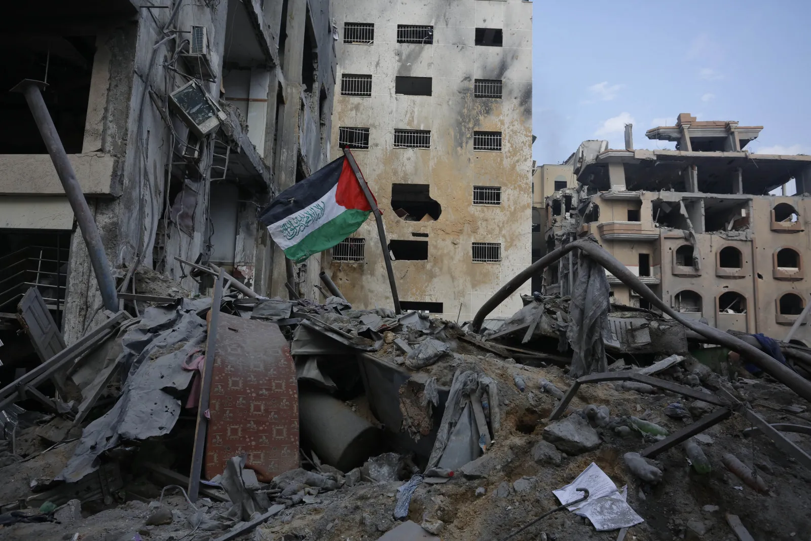 İsrail: Rehinelerin çıkarılması için Gazze'de yeni bir insani araya hazırız