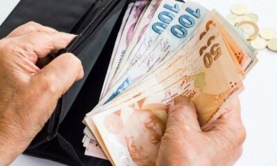 EMEKLİLERE 4.000 TL İKRAMİYE! O Bankadan Yeni Yıl Jesti!