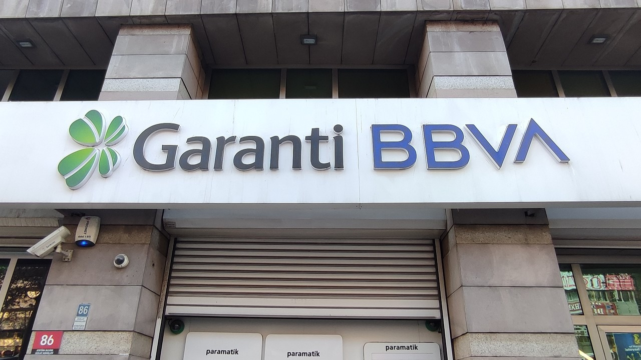 Garanti BBVA'dan Müşterilerine 1000 TL Hediye Kampanyası! Paranız Hazır Çekilmeyi Bekliyor! Elinizi Çabuk Tutun