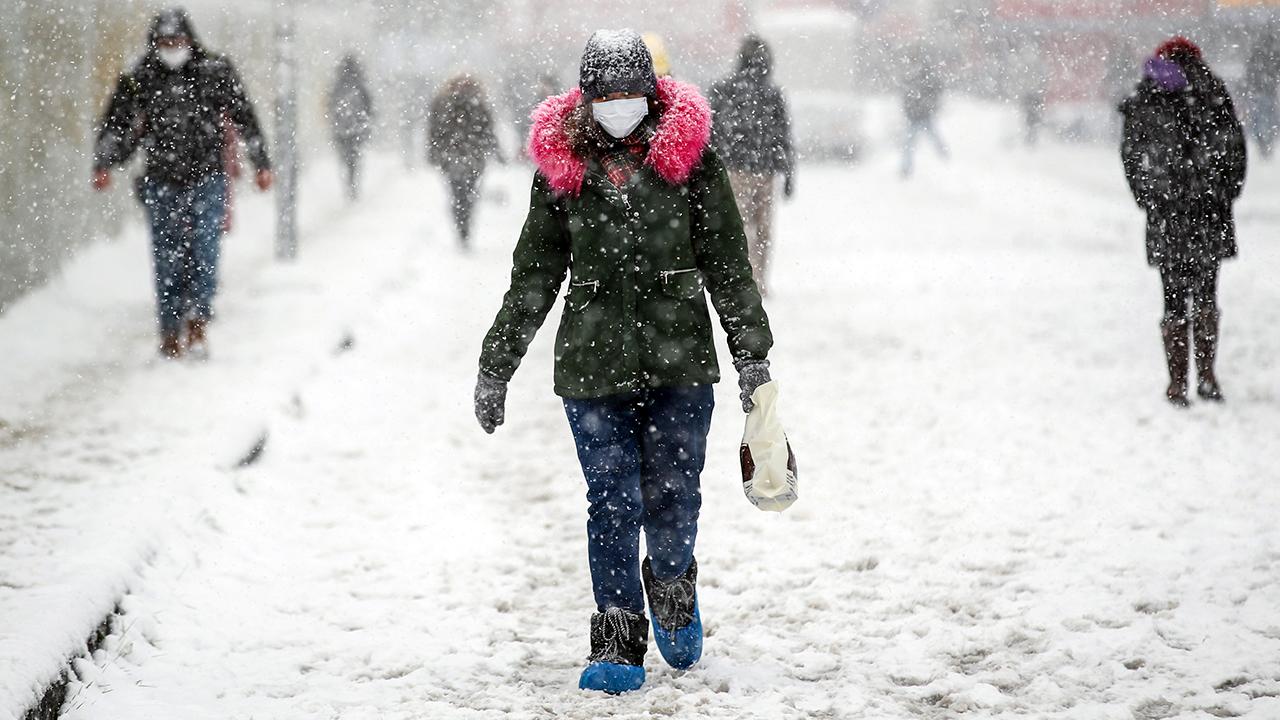 Meteorolojiden İstanbul'a Kar UYARISI! Lapa Lapa Kar Yağışı Başlıyor