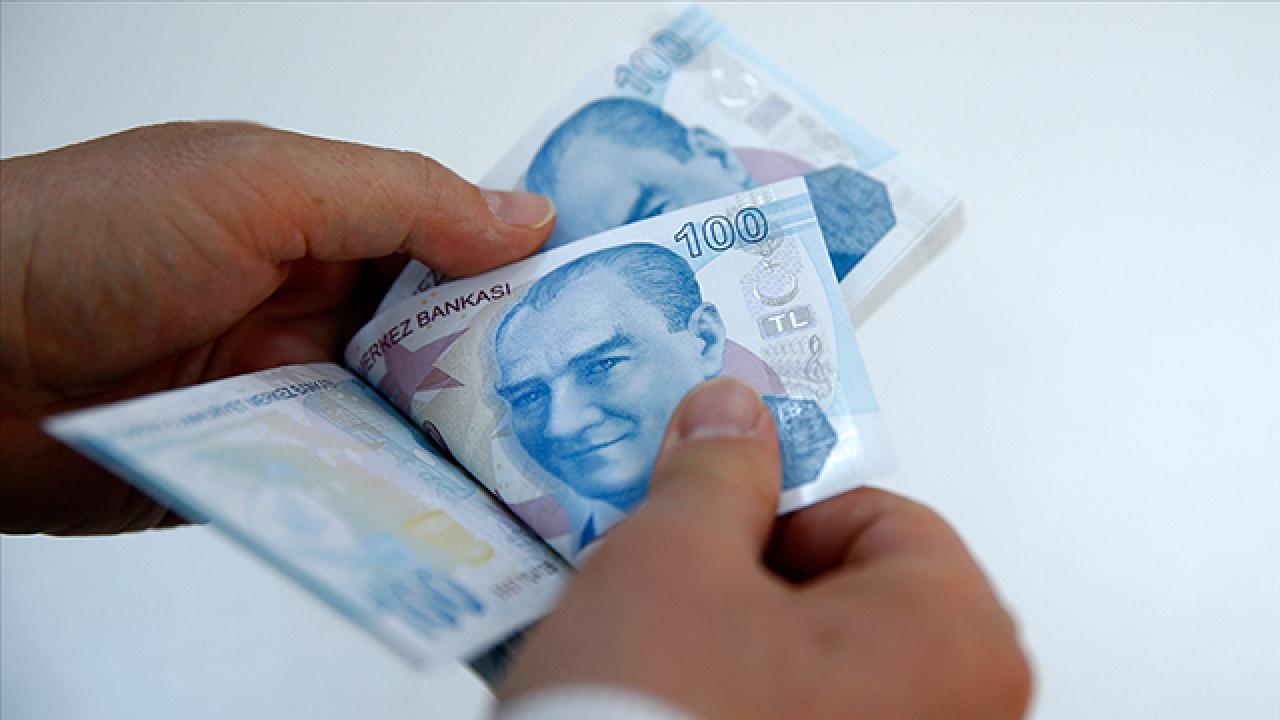 EMEKLİLERE 4.000 TL İKRAMİYE! O Bankadan Yeni Yıl Jesti!