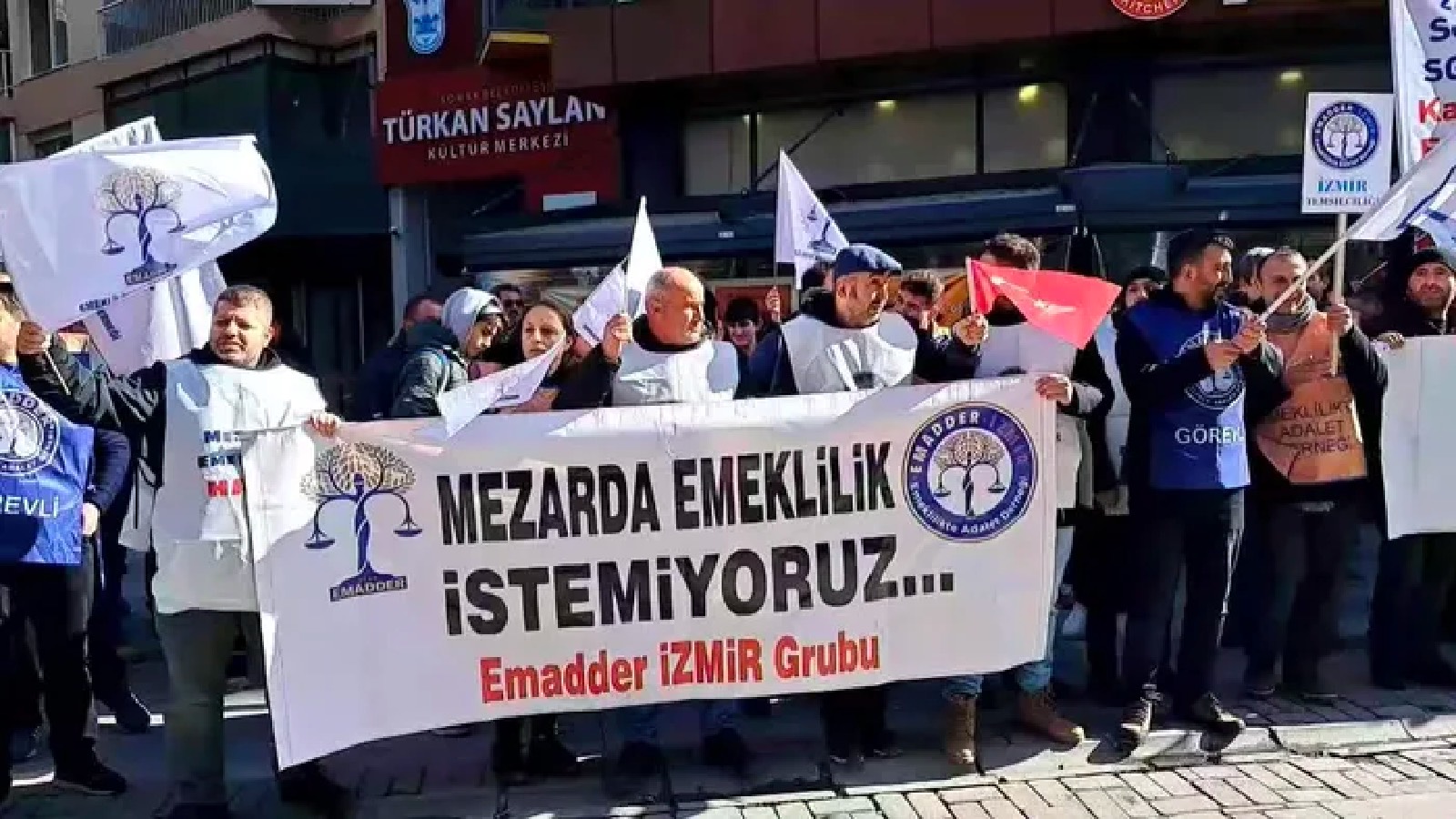 EMADDER'den Hükümete Çağrı! Çalıştık, Emek Verdik, Anamızın Ak Sütü Gibi Helal Olan Hakkımızı İstiyoruz