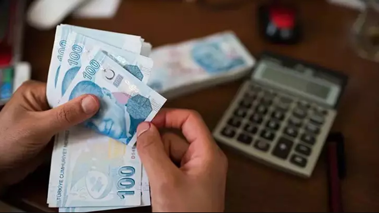 Bankalar Resmen Maaşa Bağlıyor! Oturduğunuz Yerden Hesabınıza Aylık 36.000 TL Yatacak