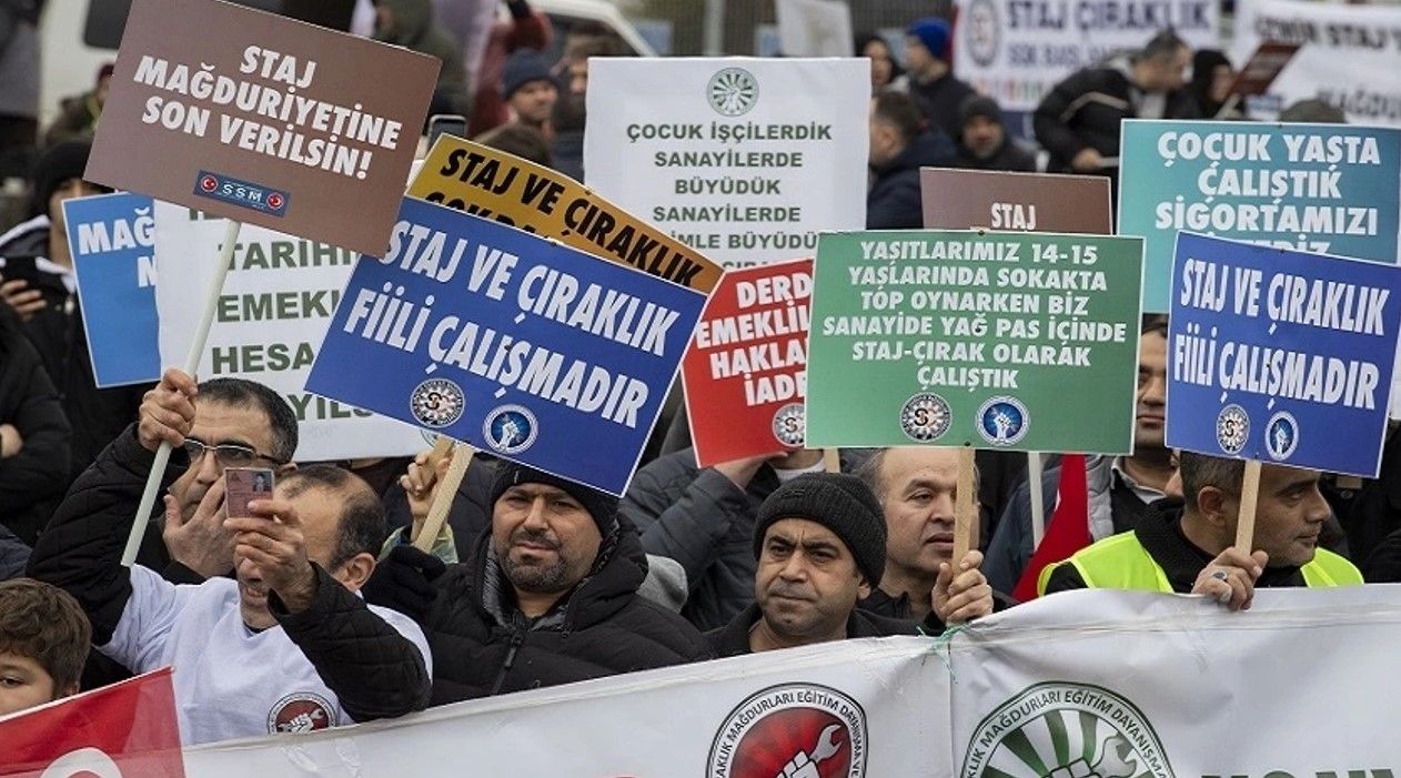 Staj ve çıraklık sigortası mağdurları Ankara’da, kademeli emeklilik isteyenler İstanbul’da eylem yaptı...