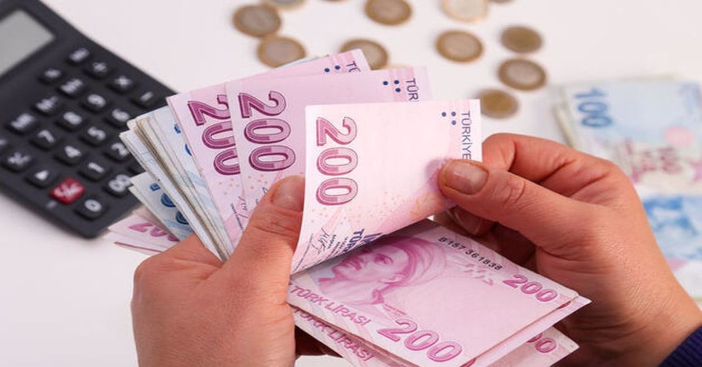 Emeklilere Ek Ödeme: Ziraat Bankası ve Vakıfbank'tan 10.000 TL Nakit Desteği
