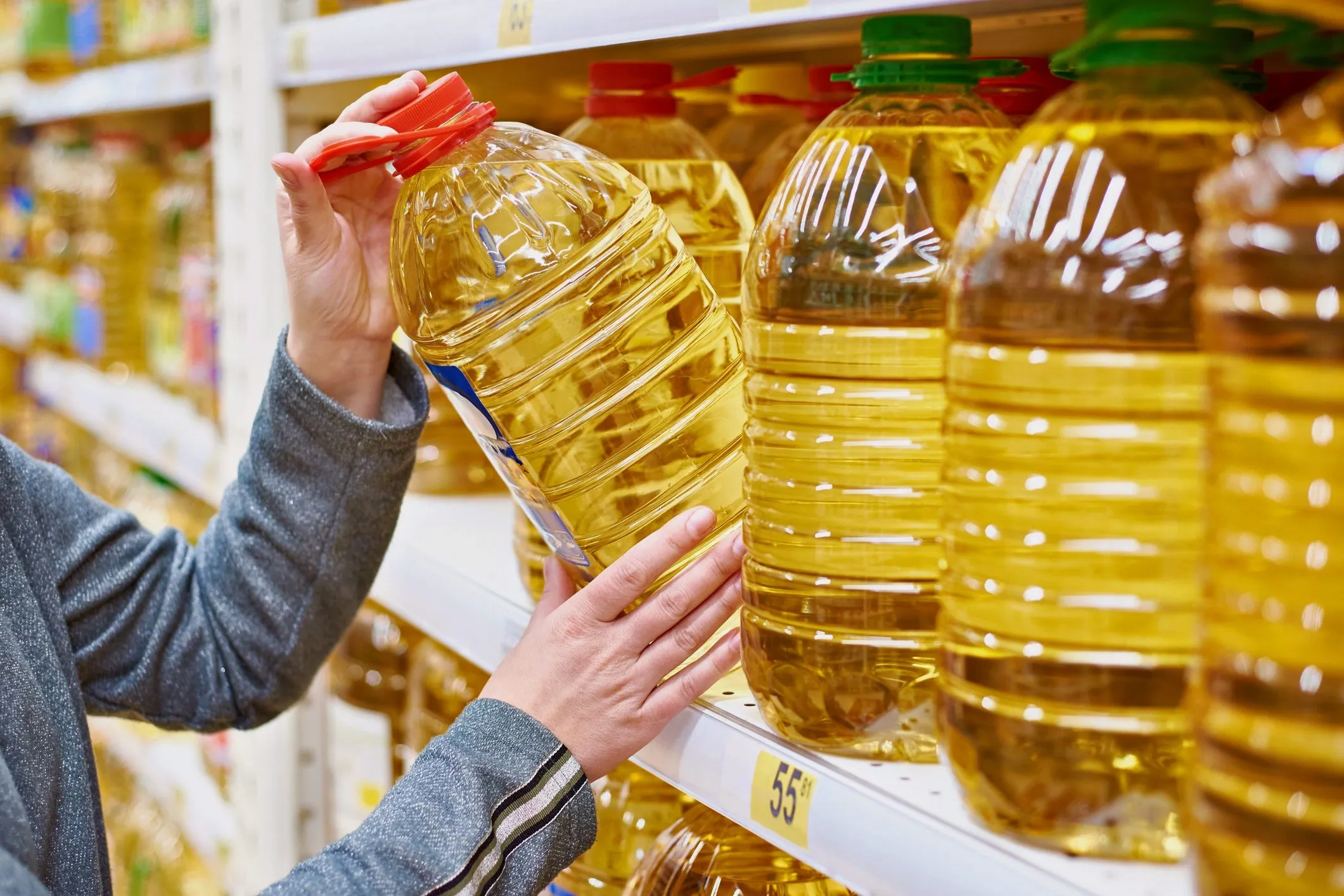 O Markete Giden 4'er 5'er Tane Alıp Çıkacak! Ayçiçek Yağı İndirimli Satışta! Stoklar Bitmeden Mutlaka Alın