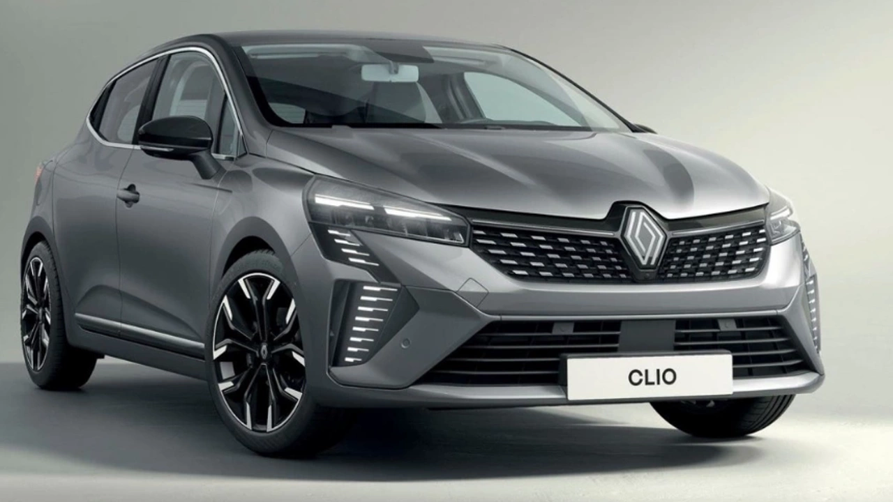 498.000 TL'ye SIFIR OTOMOBİL! Sıfır Renault Clio Piyasayı Darmaduman Edecek Fiyatla Satışta
