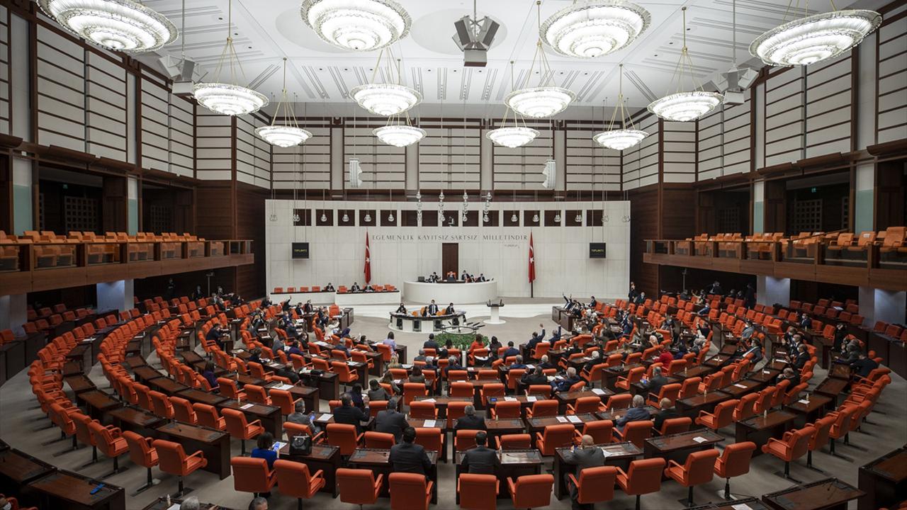 100 Bin 4D'li Taşeron İşçiye Kadro Onayı: Meclis'ten Kadroya Yeşil Işık Yandı