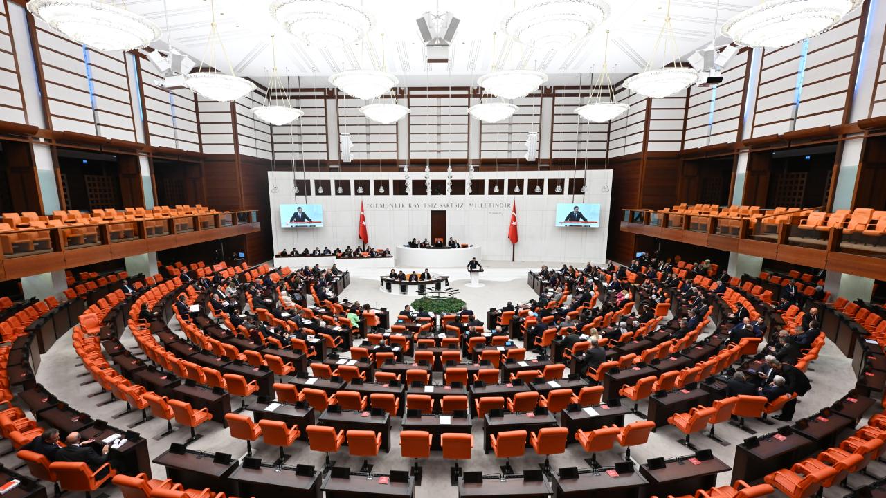 BAĞKUR'luya 7200 Prim Emeklilik İçin Yetiyor! Meclis'in Gündemi Bağkur Prim Affı Onaylandı