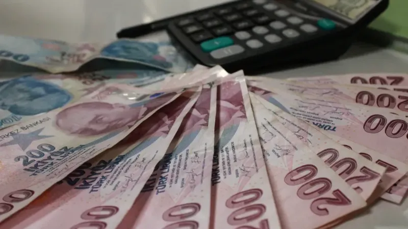 15 Milyon Emekliye 55.000 TL Nakit Para! Yarın Sabah 10.00'da Şubeden Çekebilirsiniz