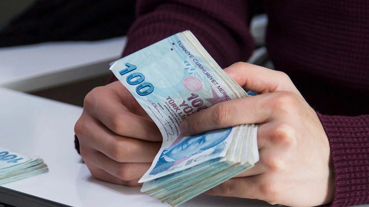 En düşük emekli maaşına yeni oran geldi! Ankette .95 oluştu 12.500, 13.250, 15.850 TL alan SSK, BAĞ-KUR'luya ocakta...