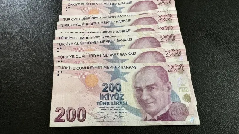 Erken emeklilik, EYT (Emeklilikte Yaşa Takılanlar), SGK (Sosyal Güvenlik Kurumu), Sigorta girişi, Prim günü, 3600 gün prim, 4500 gün prim, 5400 gün prim, Kadın emeklilik yaş sınırı, Erkek emeklilik yaş sınırı, SSK (4A), Bağkur (4B), Emekli Sandığı (4C), Kısmi emeklilik, Yaş şartı, Hizmet süresi, Prim ödemesi,