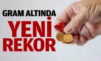 Fed’in faiz indirimine başlayacağına dair beklentinin güçlenmesiyle ons altının rekor yükselişini sürdürmesi beklenirken, gram altında yeni rekor geldi. Altının gramı 2 bin 762 TL ile tarihi zirvesini yeniledi.