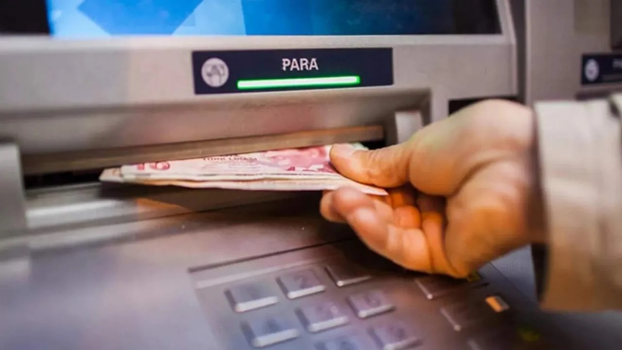 Pazartesi İtibarıyla Yürürlüğe Girecek: ATM'lerden Para Çekenler İçin Yeni Dönem