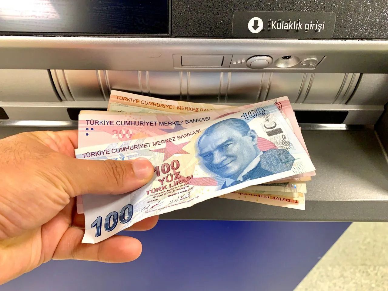 Akbank müşterilerine 6 gün içinde 1.000 TL para iadesi yapacak!