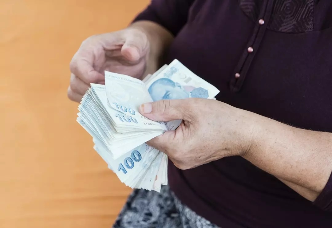 Emekliye ek ödeme sürprizi gündemde! Geçen yıl yapılmıştı bu yıl da yapılacak mı?
