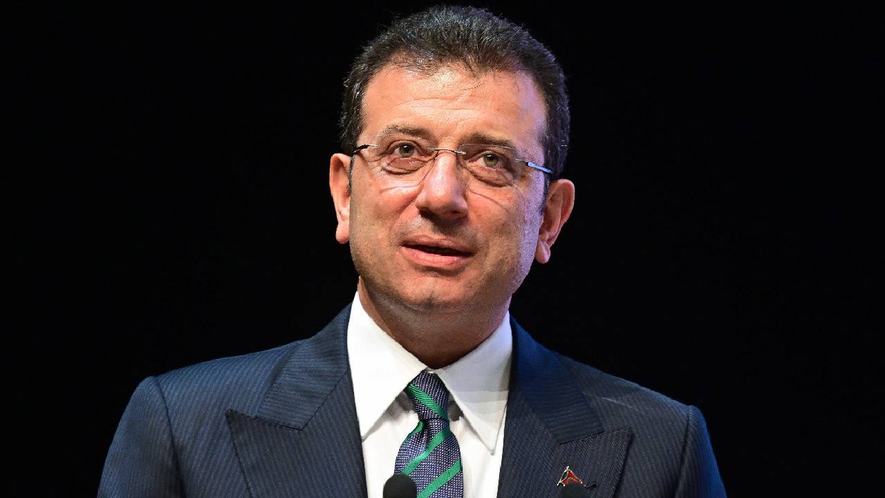 İBB Başkanı Ekrem İmamoğlu’nun 2024 seçim vaatleri arasında yer alan “Emekli Pazar Desteği” başlıyor. 30 Ekim’de açılacak başvurular, 8 Kasım’a kadar İstanbul Senin uygulaması, Alo 153 hattı ve İBB’nin sosyal yardım sitesi üzerinden olacak. Toplam 10 bin emekliye iki taksitte 100 milyon TL ödeme yapılacak.