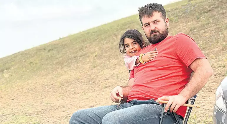 Narin'in Abisi Baran Güran'dan Kafaları Karıştıran Fotoğraf: Apar Topar Silmek Zorunda Kaldı