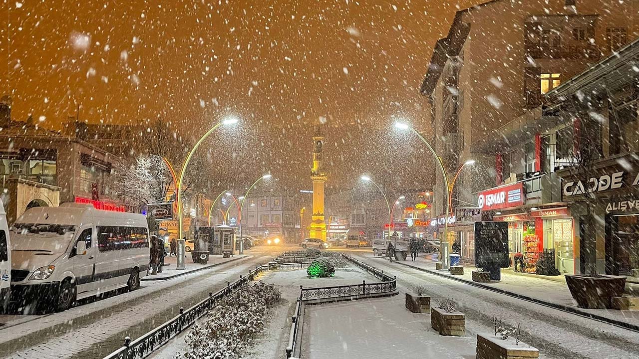 Kar Yağışlarına Hazırlıklı Olun! Meteoroloji Uyardı! Türkiye Bu Tarihte Karla Uyanacak